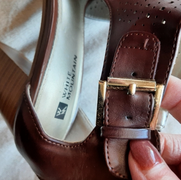 White Mountain - Gently used open toe brown shoes for women - Size: 8 - Picture 3 of 10